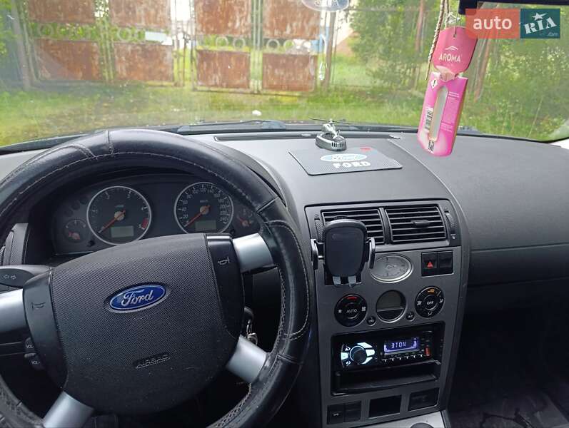 Седан Ford Mondeo 2001 в Городенке