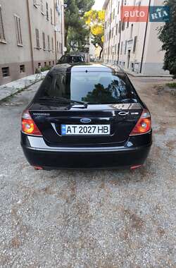 Лифтбек Ford Mondeo 2006 в 