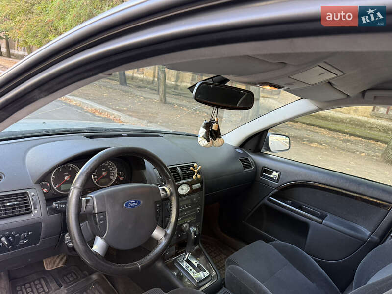 Лифтбек Ford Mondeo 2003 в Николаеве