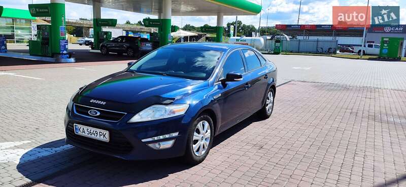 Лифтбек Ford Mondeo 2013 в 
