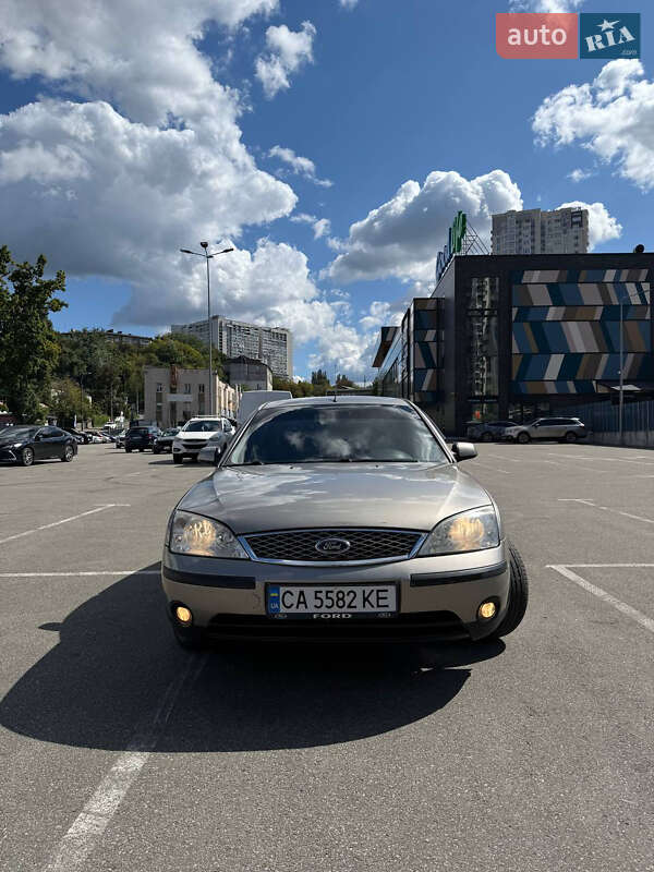 Седан Ford Mondeo 2002 в 