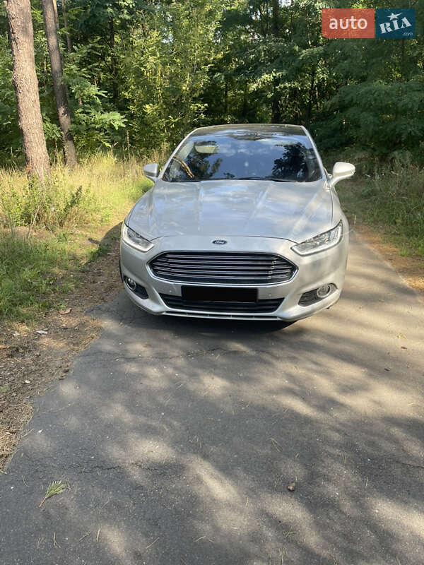 Седан Ford Mondeo 2015 в Киеве