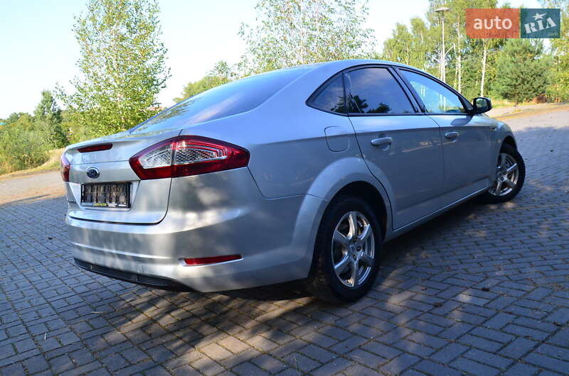 Седан Ford Mondeo 2013 в Дрогобыче