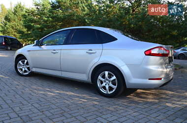 Седан Ford Mondeo 2013 в 