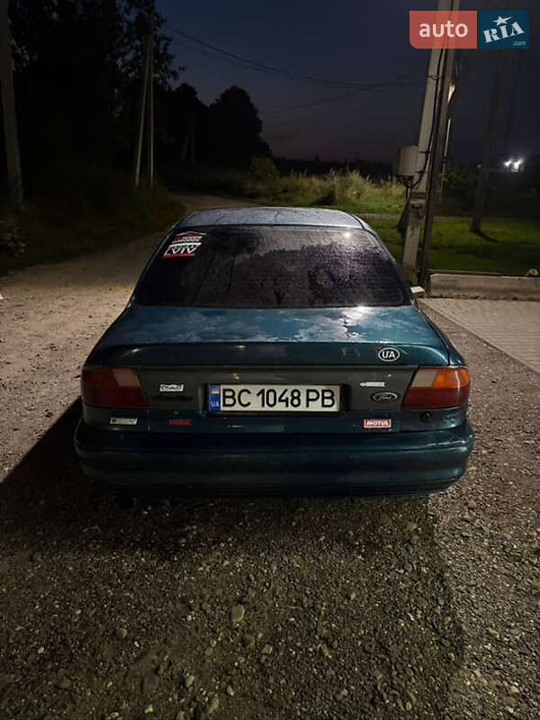 Седан Ford Mondeo 1993 в Городке