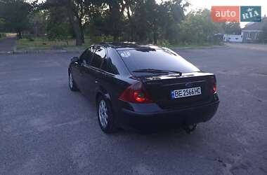 Лифтбек Ford Mondeo 2002 в 