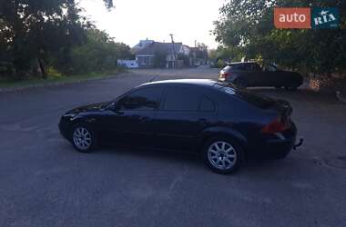 Лифтбек Ford Mondeo 2002 в 