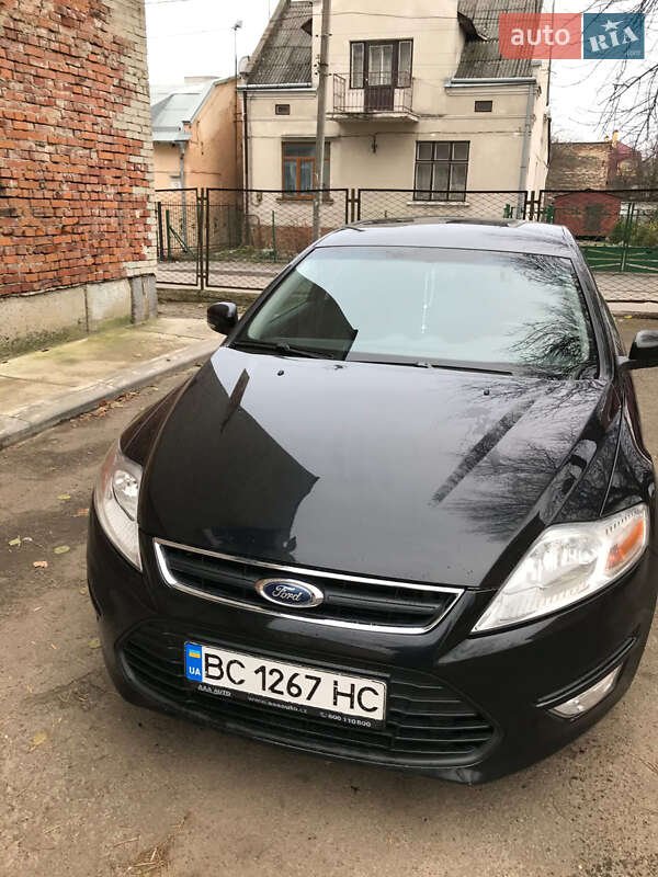 Лифтбек Ford Mondeo 2011 в 