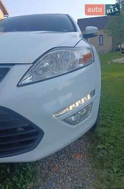 Седан Ford Mondeo 2012 в 