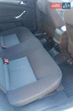 Седан Ford Mondeo 2012 в 