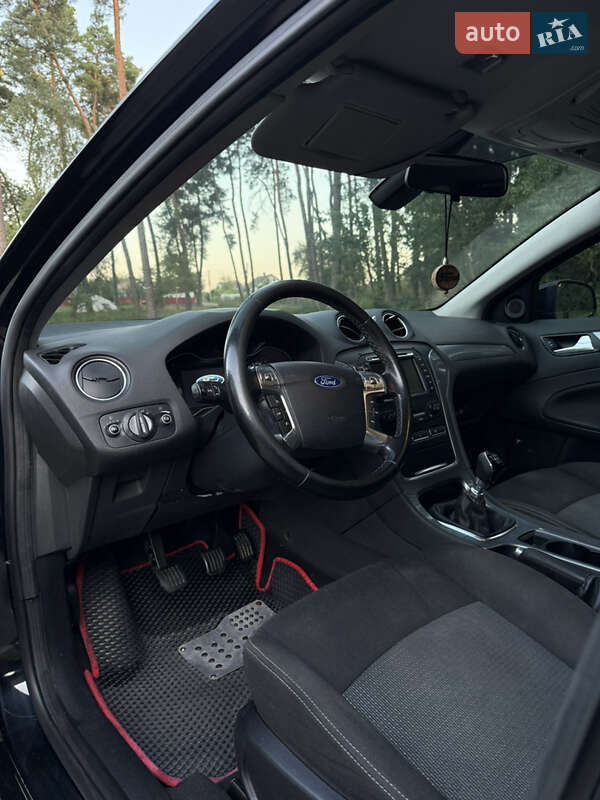 Универсал Ford Mondeo 2011 в Ровно