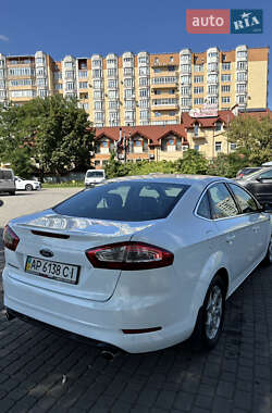 Седан Ford Mondeo 2012 в 
