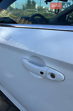 Седан Ford Mondeo 2012 в 