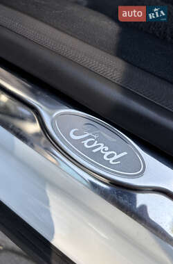 Седан Ford Mondeo 2012 в 