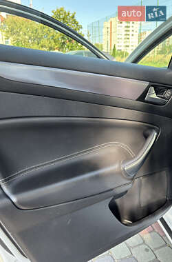 Седан Ford Mondeo 2012 в 