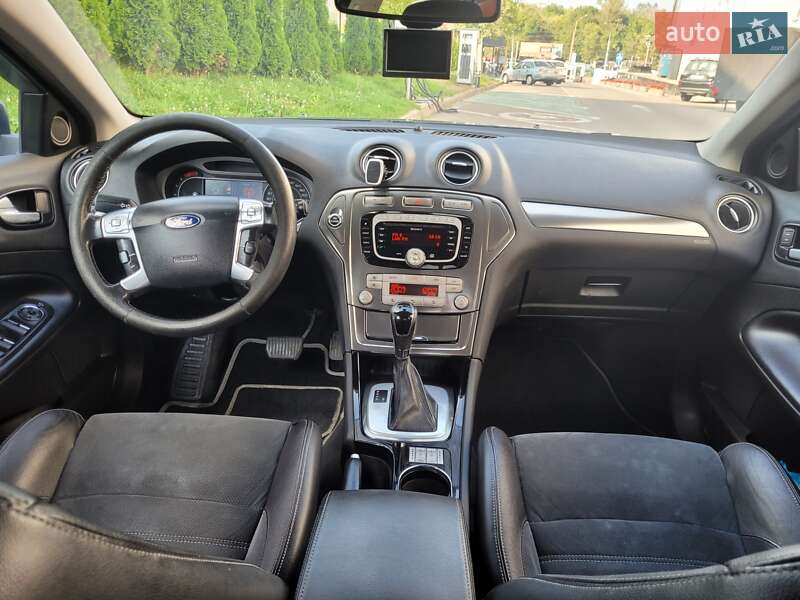 Седан Ford Mondeo 2010 в Львове