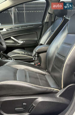 Седан Ford Mondeo 2011 в 