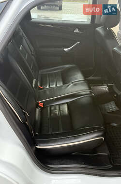 Седан Ford Mondeo 2011 в 