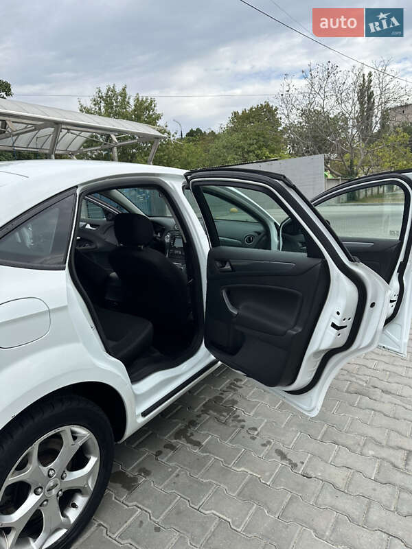 Лифтбек Ford Mondeo 2013 в Николаеве