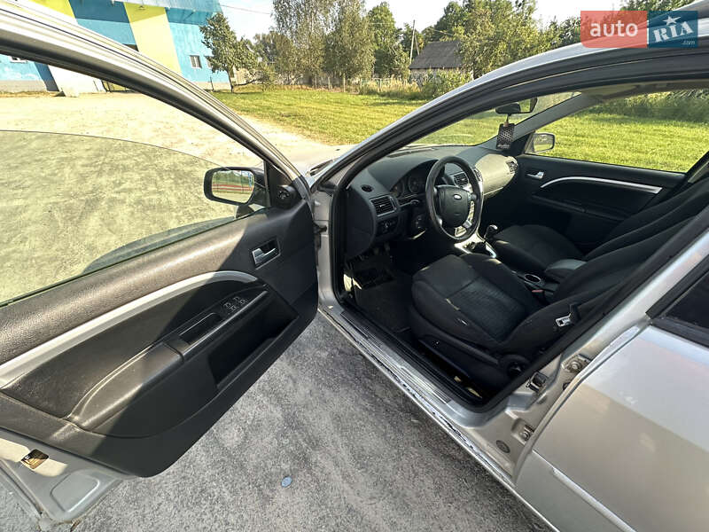 Універсал Ford Mondeo 2003 в Любомлі