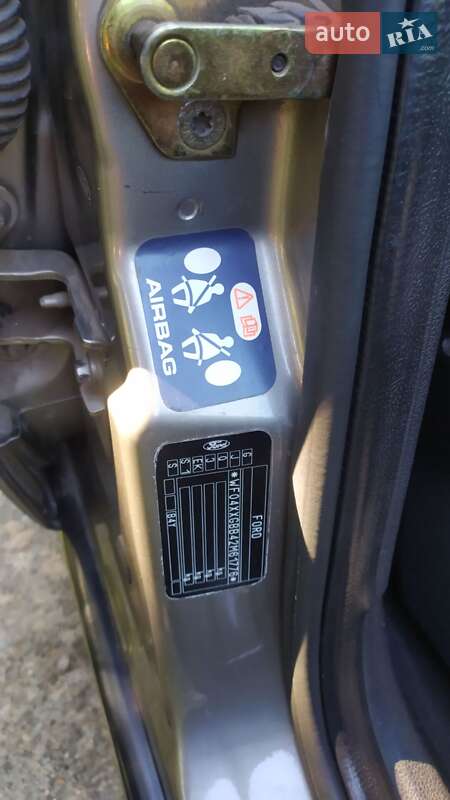 Седан Ford Mondeo 2002 в Чугуеве