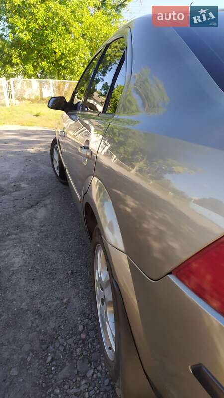 Седан Ford Mondeo 2002 в Чугуеве