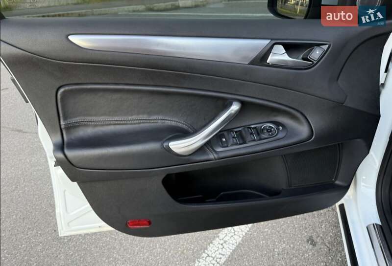 Седан Ford Mondeo 2011 в Житомирі