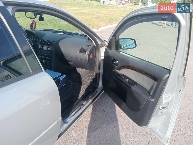 Универсал Ford Mondeo 2004 в Ровно фото 31 Универсал Ford Mondeo 2004 в Ровно
