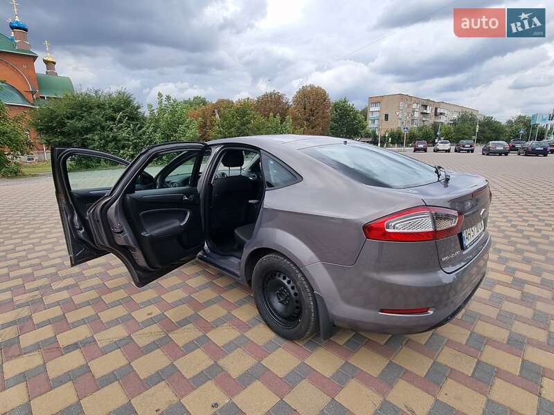 Лифтбек Ford Mondeo 2013 в Гайсине