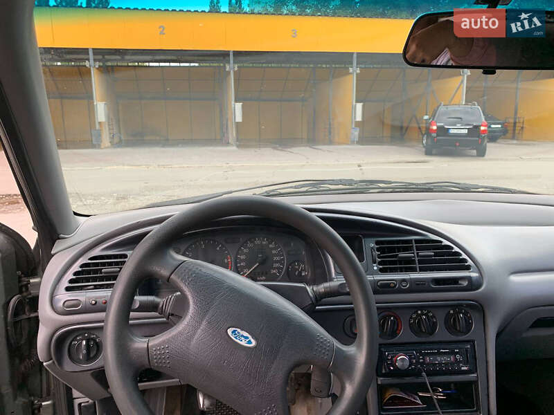 Седан Ford Mondeo 1993 в Хмельницком