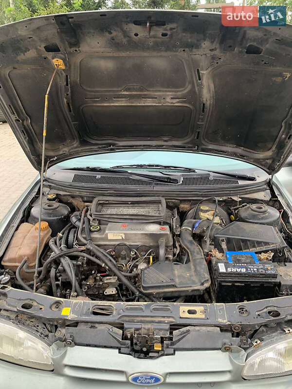 Седан Ford Mondeo 1993 в Хмельницком