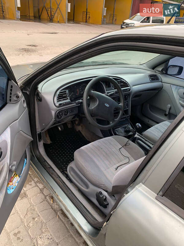 Седан Ford Mondeo 1993 в Хмельницком