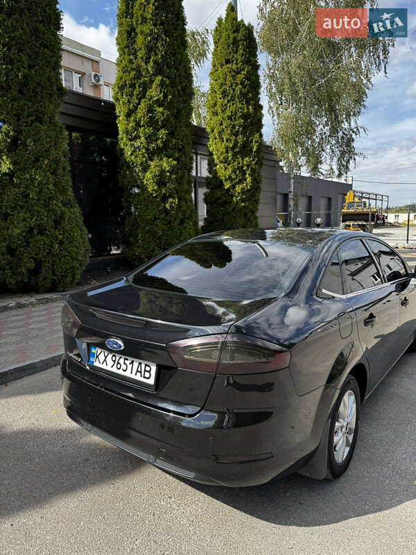 Седан Ford Mondeo 2012 в Краснограде