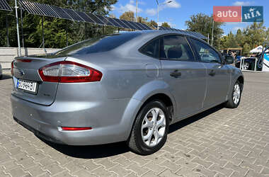 Седан Ford Mondeo 2012 в 