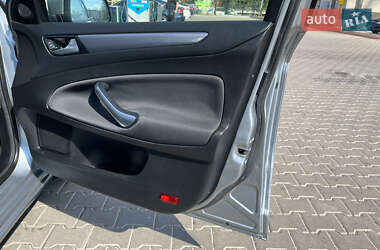 Седан Ford Mondeo 2012 в 