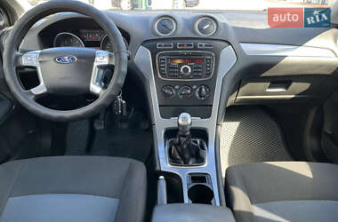 Седан Ford Mondeo 2012 в 
