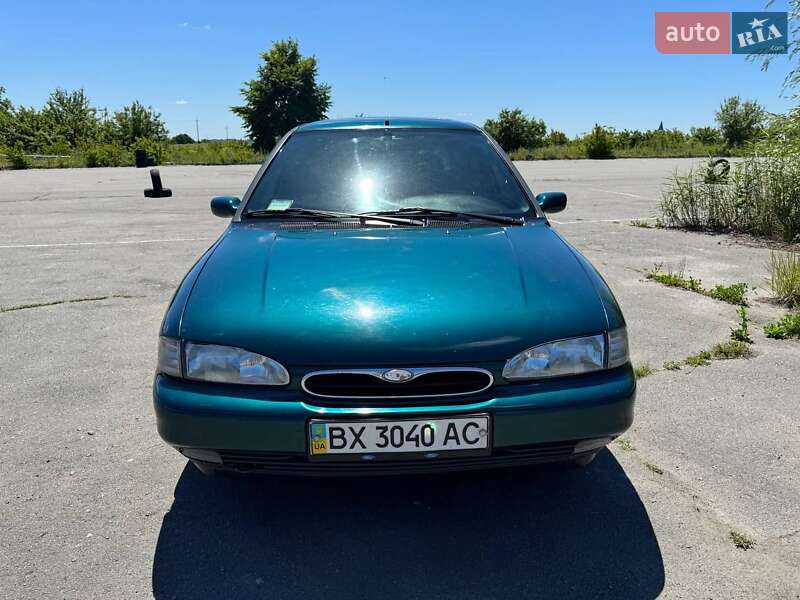 Седан Ford Mondeo 1996 в Хмельницком