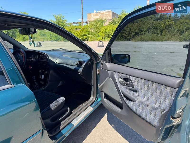 Седан Ford Mondeo 1996 в Хмельницком