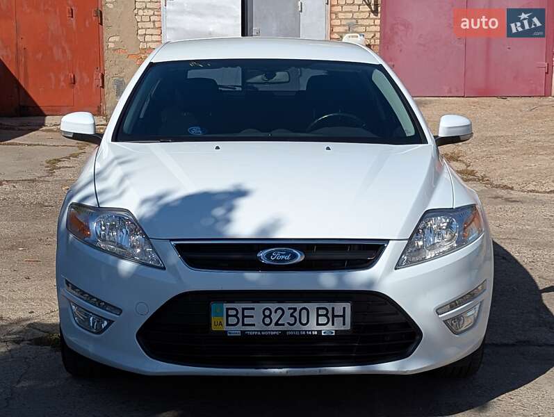 Лифтбек Ford Mondeo 2013 в 