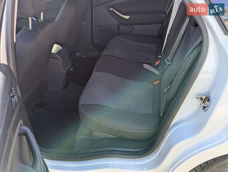 Лифтбек Ford Mondeo 2013 в Южноукраинске