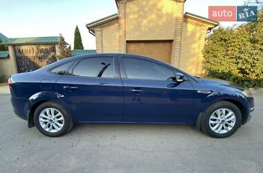 Седан Ford Mondeo 2011 в 