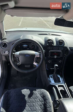 Седан Ford Mondeo 2011 в 