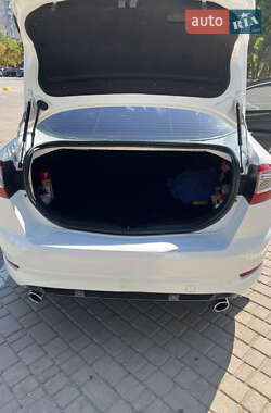 Седан Ford Mondeo 2011 в 