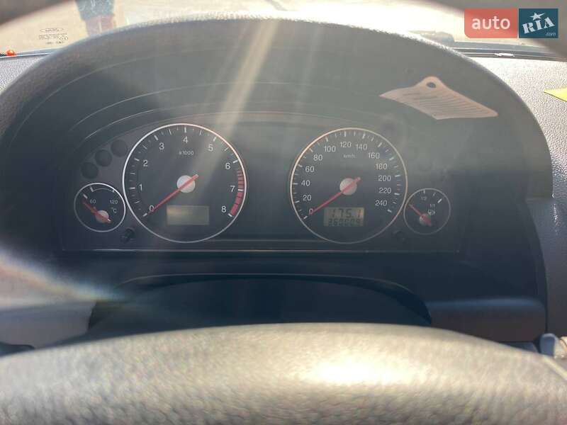 Ліфтбек Ford Mondeo 2006 в Крюківщині