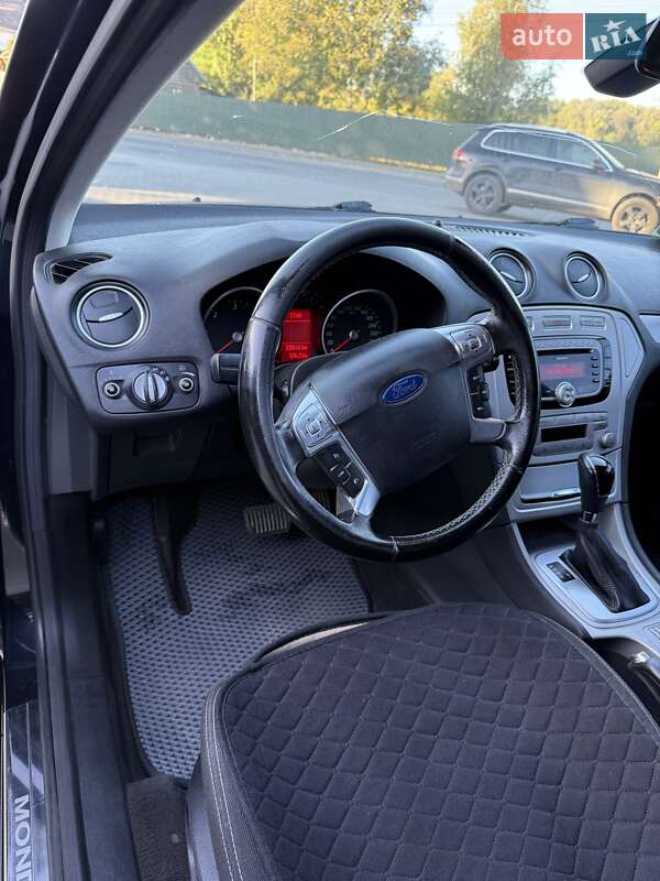 Універсал Ford Mondeo 2010 в Чернівцях