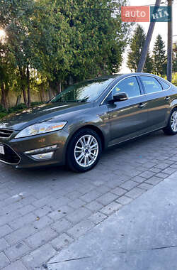 Седан Ford Mondeo 2012 в 