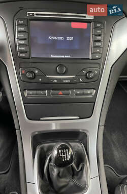Седан Ford Mondeo 2012 в 
