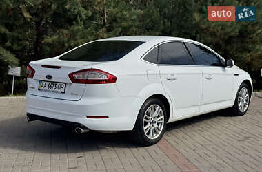 Седан Ford Mondeo 2012 в 