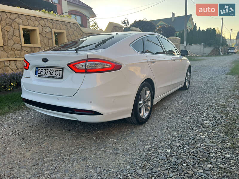 Седан Ford Mondeo 2015 в Черновцах