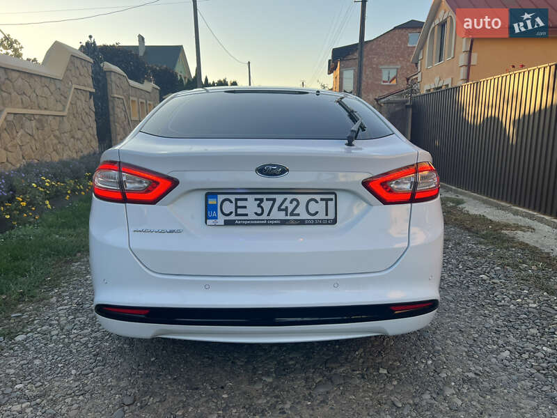 Седан Ford Mondeo 2015 в Черновцах